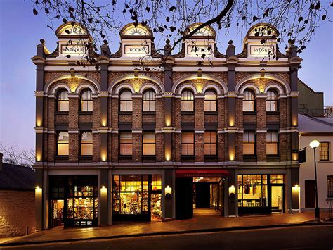 ROCKS HOTEL.
